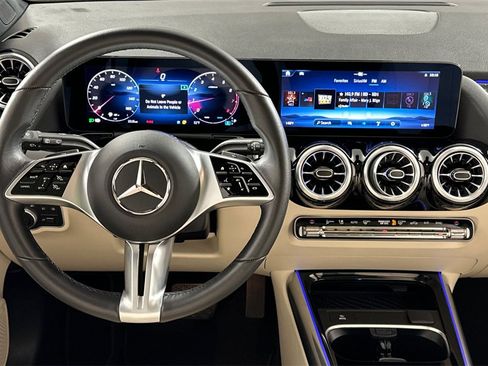 Certified 2025 Mercedes-Benz GLA 250 4MATIC image 16