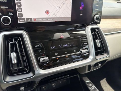 Used 2023 Kia Sorento EX FWD image 28
