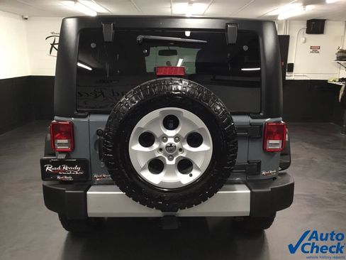 Used 2015 Jeep Wrangler Sahara w/ Connectivity Group AWD/4WD image 9