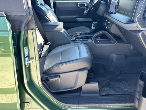 Used 2022 Ford Bronco Everglades image 14