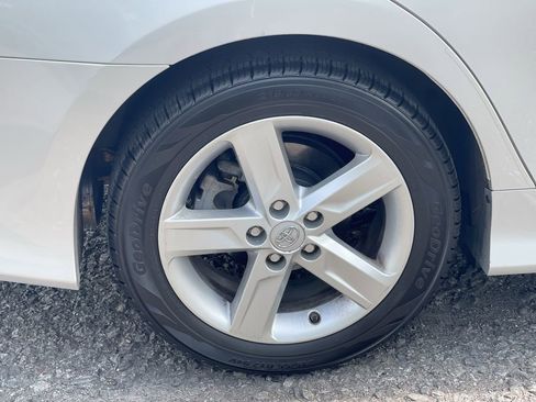 Used 2013 Toyota Camry SE FWD image 14