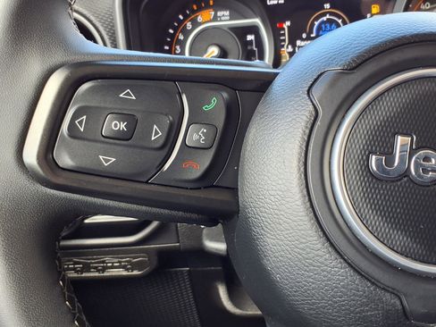 Used 2025 Jeep Wrangler Unlimited Rubicon AWD/4WD image 18