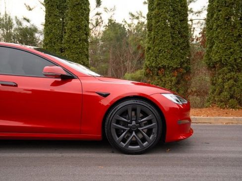 Used 2021 Tesla Model S Plaid image 9