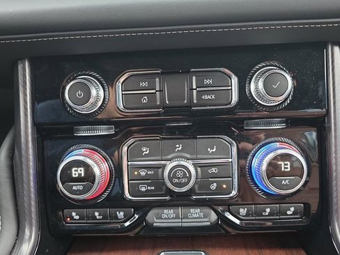 Used 2024 GMC Yukon XL Denali Ultimate image 26