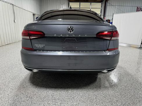 Used 2022 Volkswagen Passat 2.0T SE image 6
