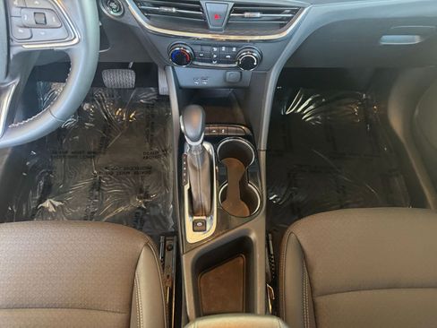 Used 2025 Buick Encore GX Preferred image 40