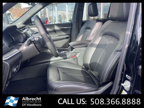 New 2025 Jeep Grand Cherokee Limited image 10