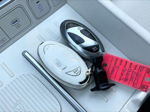 Used 2025 Hyundai Santa Fe Calligraphy FWD image 14