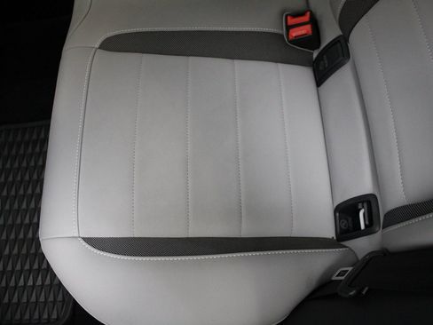 Used 2022 Volkswagen Taos SE image 23