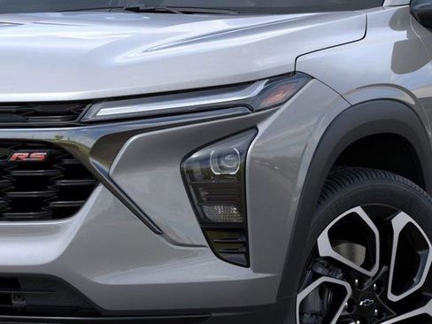 New 2026 Chevrolet Trax RS w/ Sunroof Package FWD image 10