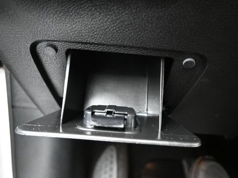 Used 2019 Jeep Cherokee Latitude Plus w/ Cold Weather Group AWD/4WD image 28