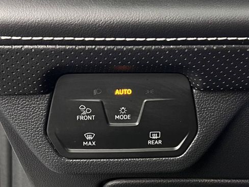 Used 2024 Volkswagen Atlas SE FWD image 10
