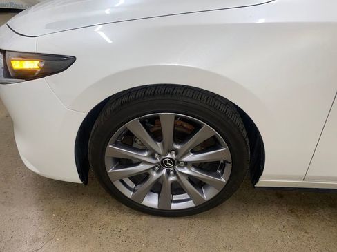 Used 2020 MAZDA MAZDA3 Sedan w/ Preferred Package FWD image 17