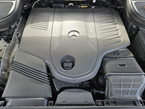 Certified 2025 Mercedes-Benz GLE 450 4MATIC image 32