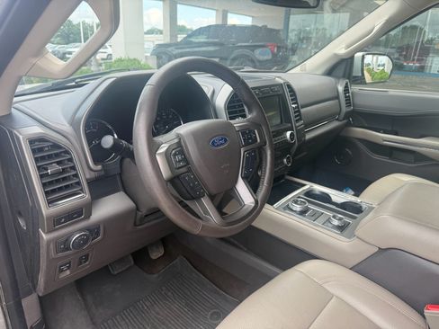 Used 2019 Ford Expedition Max XLT w/ Equipment Group 202A AWD/4WD image 9