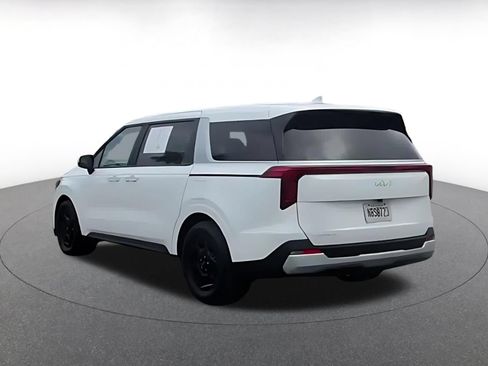 Used 2026 Kia Carnival FWD image 10