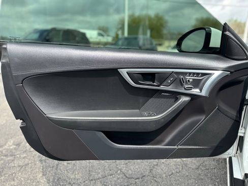 Used 2019 Jaguar F-TYPE Convertible image 12
