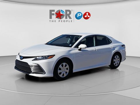 Used 2023 Toyota Camry LE image 1