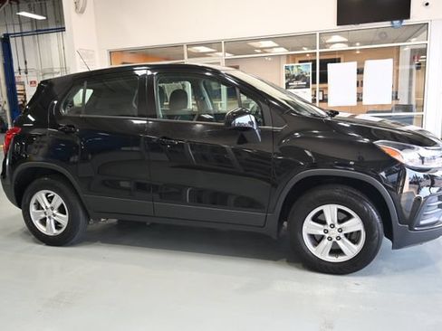 Used 2020 Chevrolet Trax LS AWD/4WD image 4