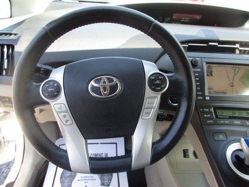 Used 2010 Toyota Prius Five w/ Advanced Technology Pkg FWD image 19