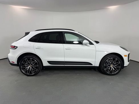 Certified 2026 Porsche Macan AWD/4WD image 9