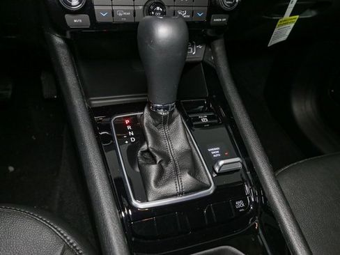 Used 2023 Jeep Compass Limited image 27