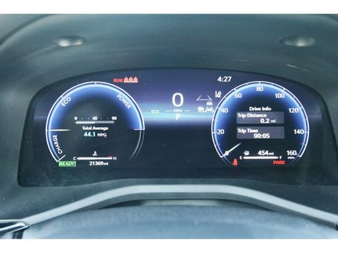 Used 2025 Toyota Camry XLE image 16