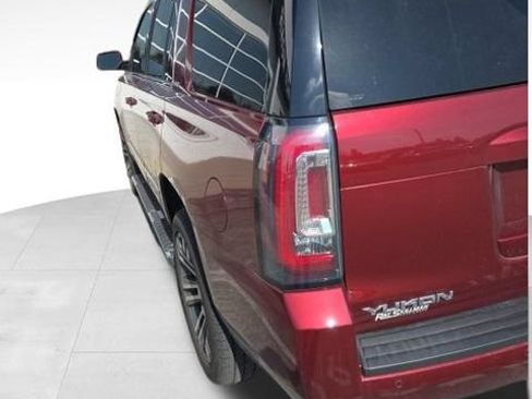 Used 2018 GMC Yukon SLT w/ Premium Edition AWD/4WD image 10