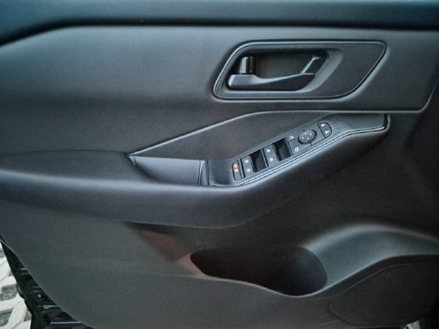Certified 2025 Nissan Rogue S AWD/4WD image 4