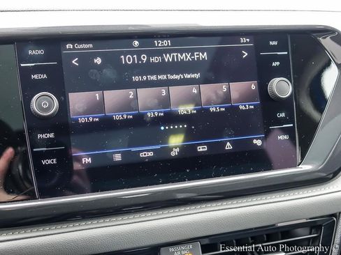 Used 2023 Volkswagen Taos SEL image 18