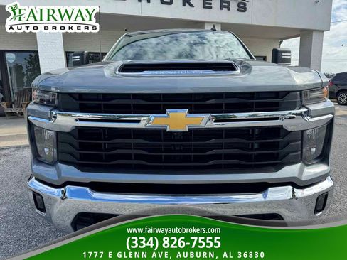 Used 2024 Chevrolet Silverado 2500 LT w/ Safety Package AWD/4WD image 3