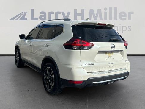 Used 2019 Nissan Rogue SV w/ Sun & Sound Touring Package image 4