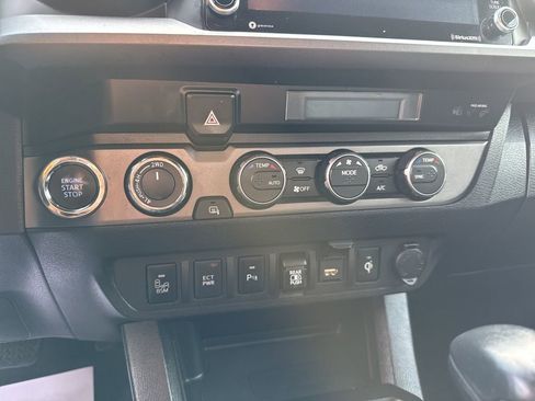 Used 2021 Toyota Tacoma TRD Off-Road image 21