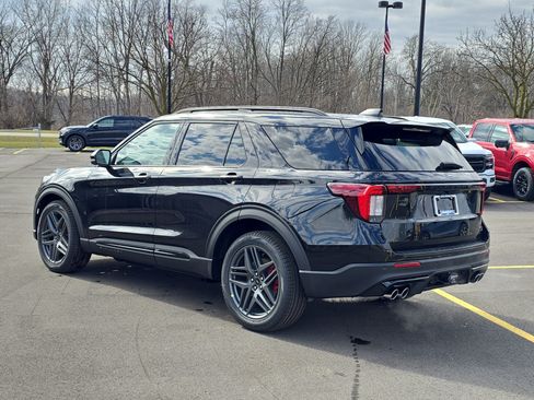 New 2026 Ford Explorer ST image 3