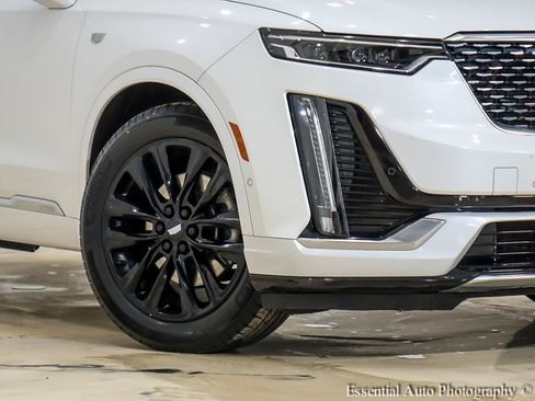 Used 2023 Cadillac XT6 Premium Luxury w/ Platinum Package AWD/4WD image 3