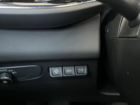 Used 2023 Buick Envision Avenir AWD/4WD image 14