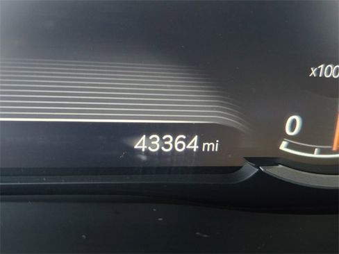 Certified 2022 Genesis GV70 2.5T w/ Select Package image 26