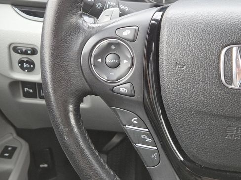 Used 2016 Honda Pilot Touring image 35