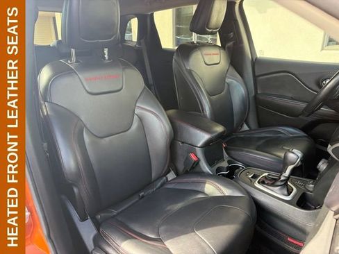 Used 2015 Jeep Cherokee Trailhawk w/ Comfort/Convenience Group AWD/4WD image 4