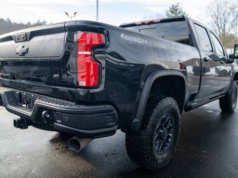 Used 2025 Chevrolet Silverado 2500 ZR2 w/ ZR2 Bison Edition image 7