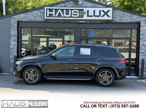 Used 2021 Mercedes-Benz GLE 450 4MATIC w/ AMG Line Exterior image 8
