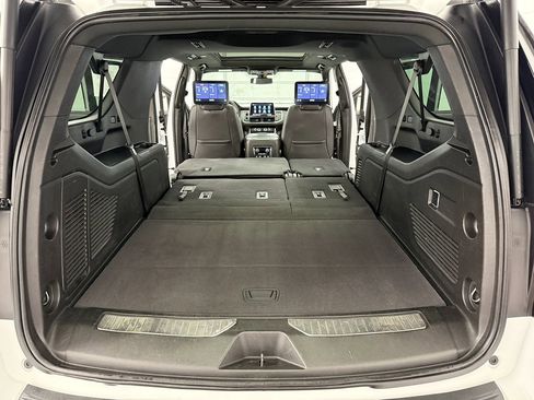 Used 2021 Chevrolet Suburban RST image 35