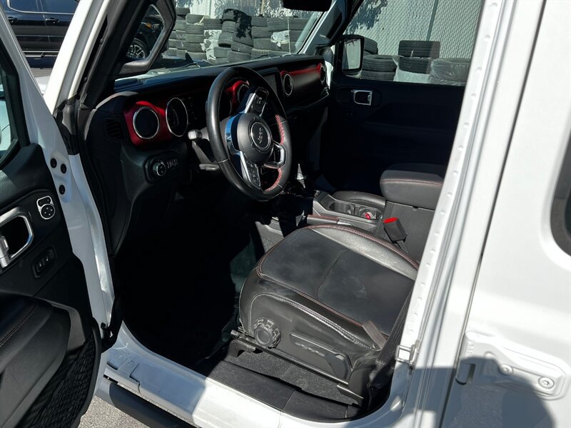 Used 2022 Jeep Gladiator Rubicon w/ Trailer Tow Package AWD/4WD image 12
