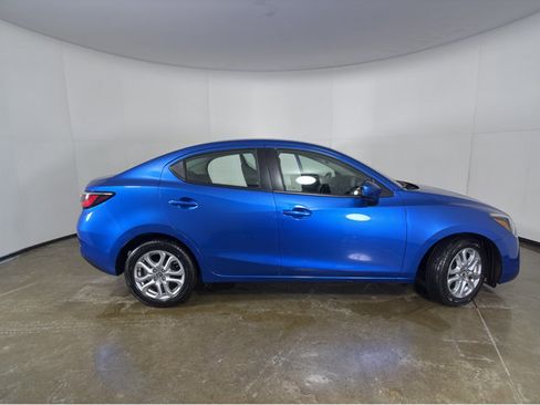 Used 2018 Toyota Yaris iA image 24