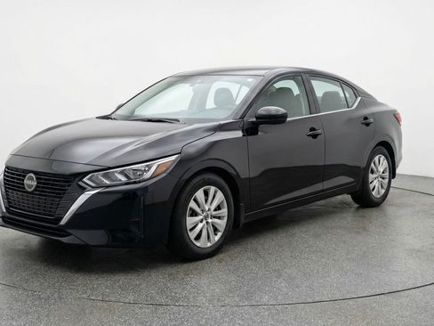 Used 2025 Nissan Sentra S image 3