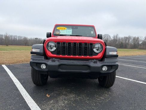 Used 2024 Jeep Wrangler Sport S image 2