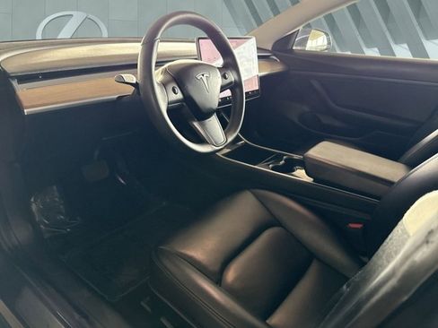 Used 2020 Tesla Model 3 Standard Range Plus image 11
