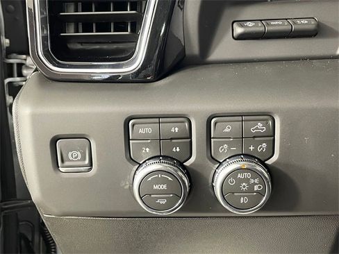 New 2026 GMC Sierra 2500 Denali Ultimate w/ Max Trailering Package image 9