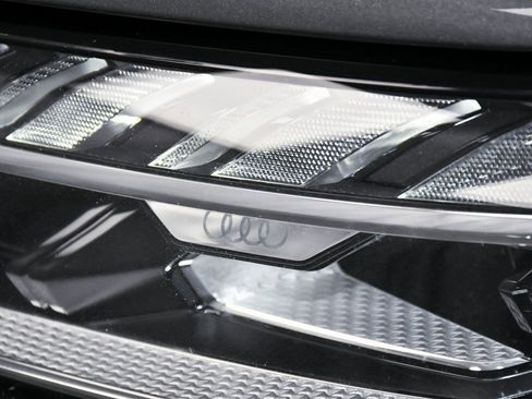 Used 2023 Audi S8 image 91