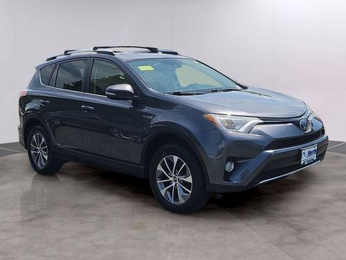 Used 2016 Toyota RAV4 XLE w/ Convenience Package AWD/4WD image 3